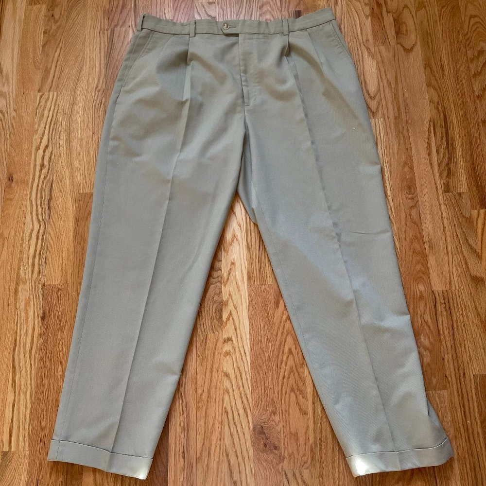 IZOD Dress Pants Trousers Chino Pleated Cuffs Men’s Size 40/32